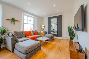 Free Parking I Beautiful 2 Bedroom Apartment Next To Brighton Beach